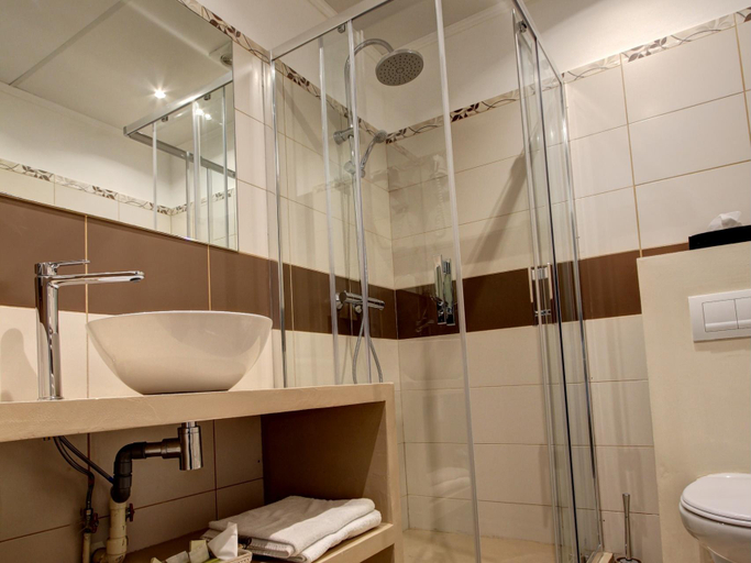 Bathroom 5, Le Manoir de Fourcy, Pas-de-Calais