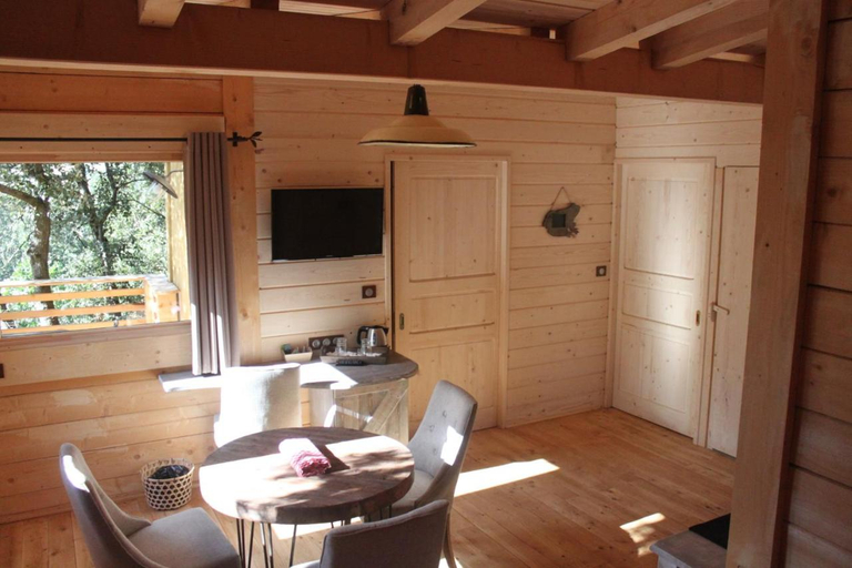 Bedroom 2, Logis les Cabanes dans les Bois, Aude