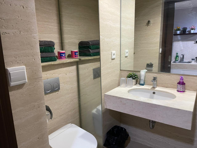 Bathroom 5, Apartemen Uttara by Ohana, Sleman