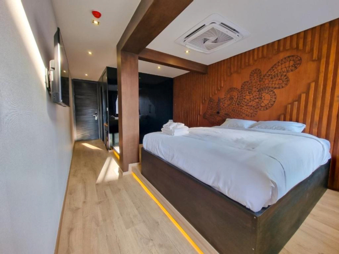 Bedroom 16
