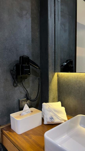 Bathroom 21