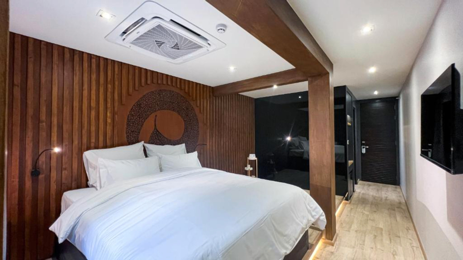 Bedroom 13