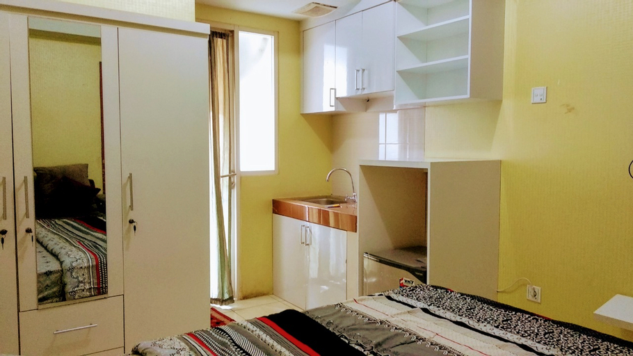 Dining Room, Pelangi Rooms @ Apartemen Green Lake View Ciputat, South Tangerang