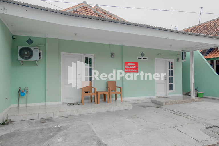 Exterior & Views 1, Siliwangi Guest House Syariah RedPartner, Cirebon