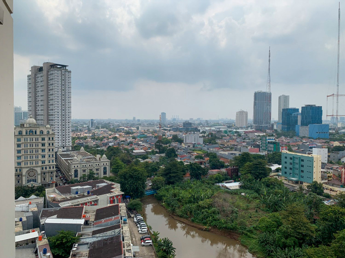 Exterior & Views 4, Elegant and Comfy 1BR Apartment Belmont Residence By Travelio, West Jakarta