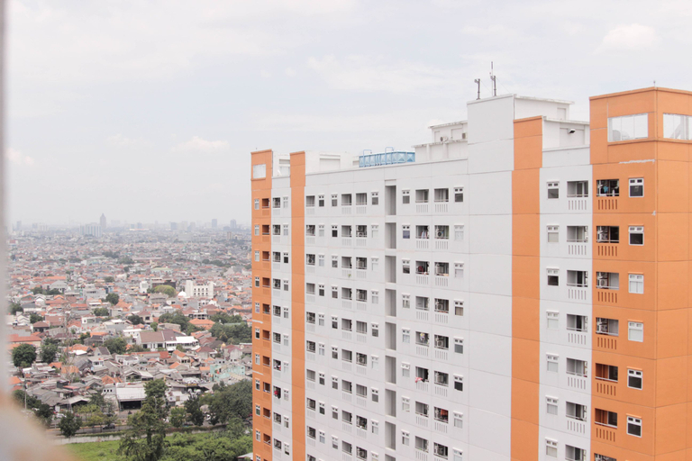 Exterior & Views 3, Comfort 2BR at Green Pramuka Apartment By Travelio, East Jakarta