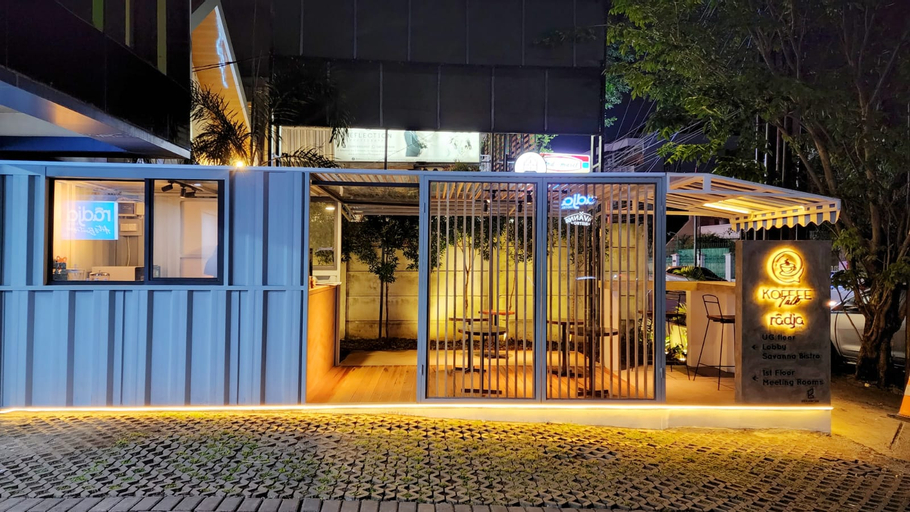 Exterior & Views 26