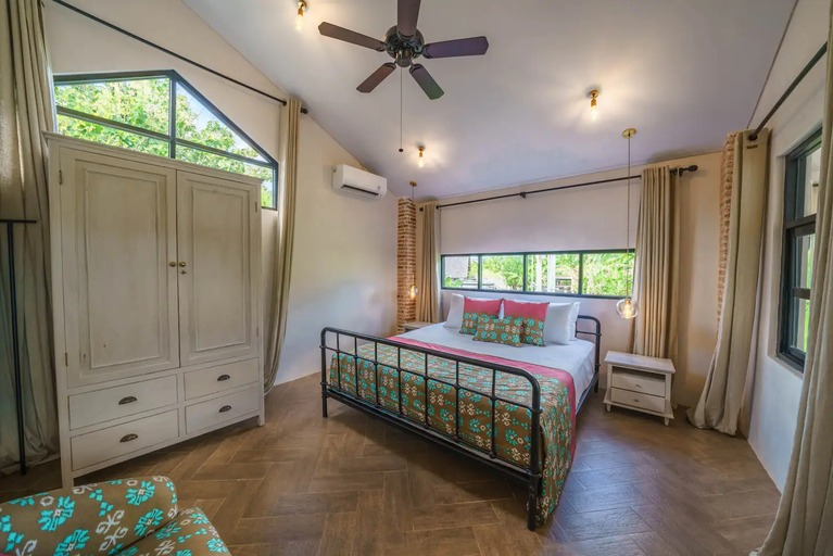 Bedroom 2, Villa Upeksha: Huge 1 BR Villa with Private Pool in Pererenan, Badung