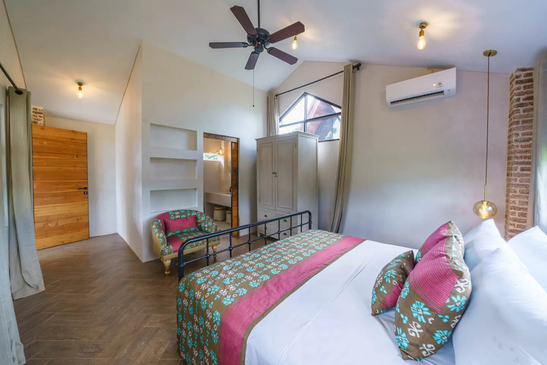Bedroom 5, Villa Upeksha: Huge 1 BR Villa with Private Pool in Pererenan, Badung