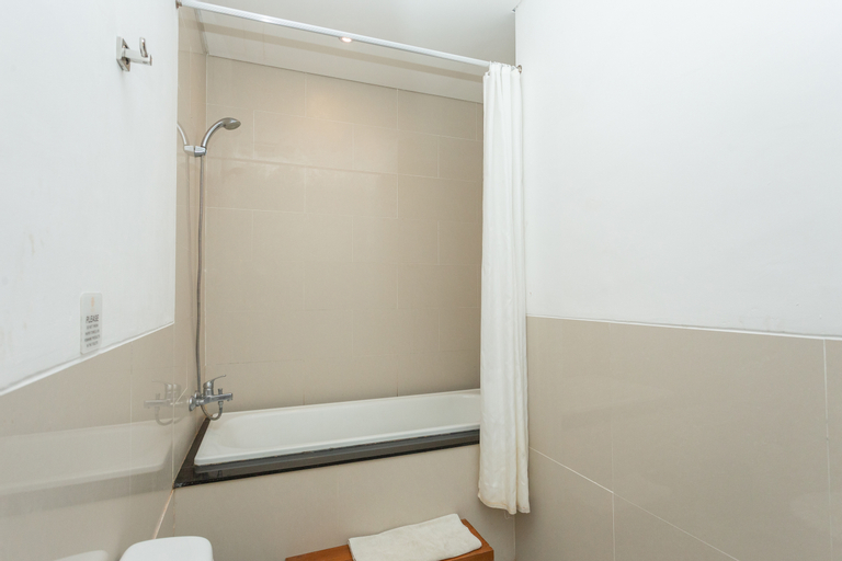 Bathroom 10