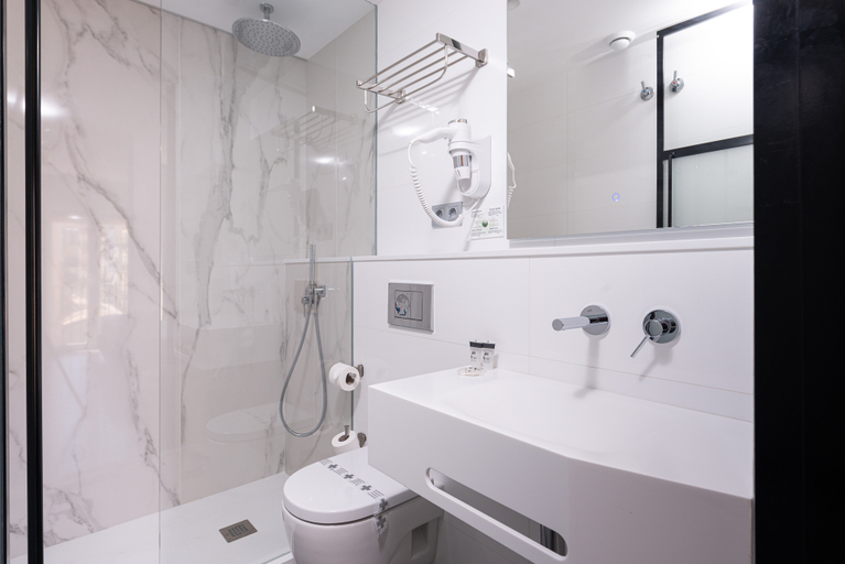 Bathroom 4, La Milagrosa, Alicante