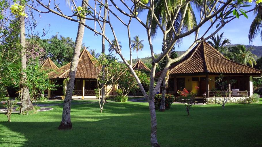 Exterior & Views 9