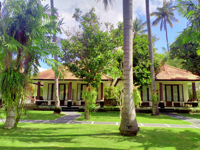 Exterior & Views 8