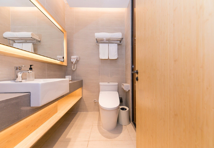 Bathroom, Ji Hotel (Shanghai Xuhui Riverfront), Shanghai