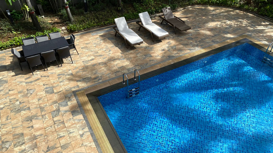 Sport & Beauty 2, Comfortable 3BR at Simprug Park By Travelio Premium, South Jakarta