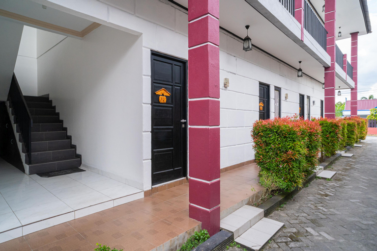 Exterior & Views 2, RedDoorz @ Wisma Pangrango, Palangkaraya