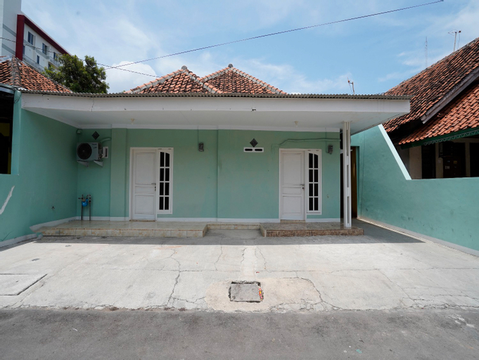Exterior & Views 2, OYO 91389 Anggrek Residence Syariah, Bandung