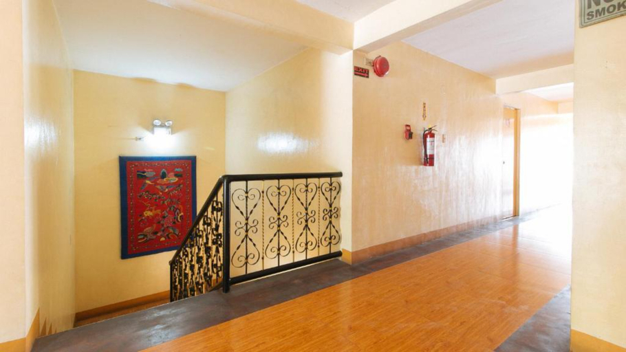 Public Area 3, RedDoorz @ Golden Victory Hotel Mabalacat Pampanga, Mabalacat