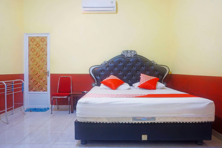 Bedroom 4, OYO 91433 Hotel Sari Jeneponto, Jeneponto