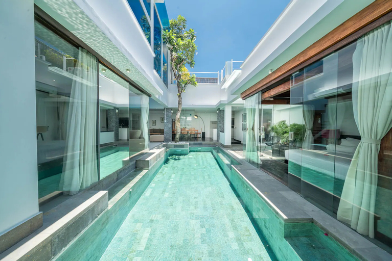 Villa Tykhe: Modern Balinese 4BR Pool Villa in Central Seminyak, Badung