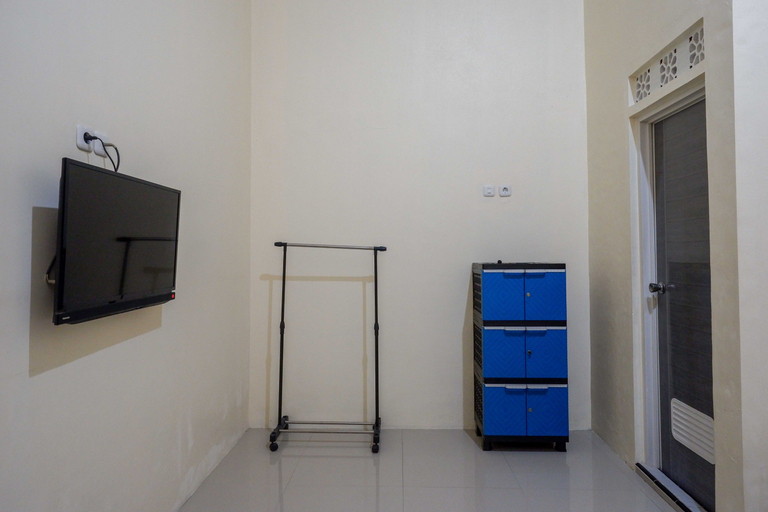 Others 5, RedDoorz Syariah near Pasar Godong Grobogan, Grobogan