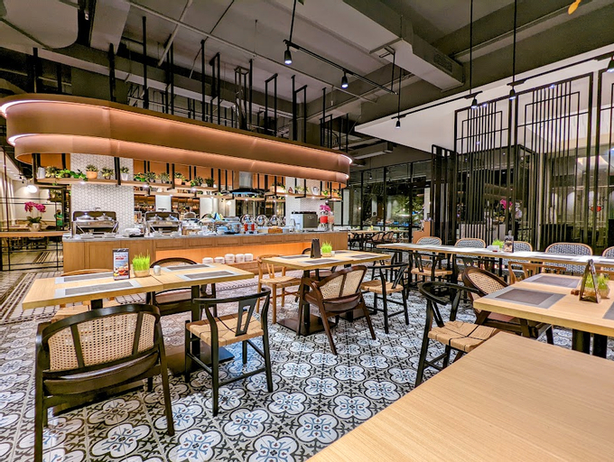 Food & Drinks 17