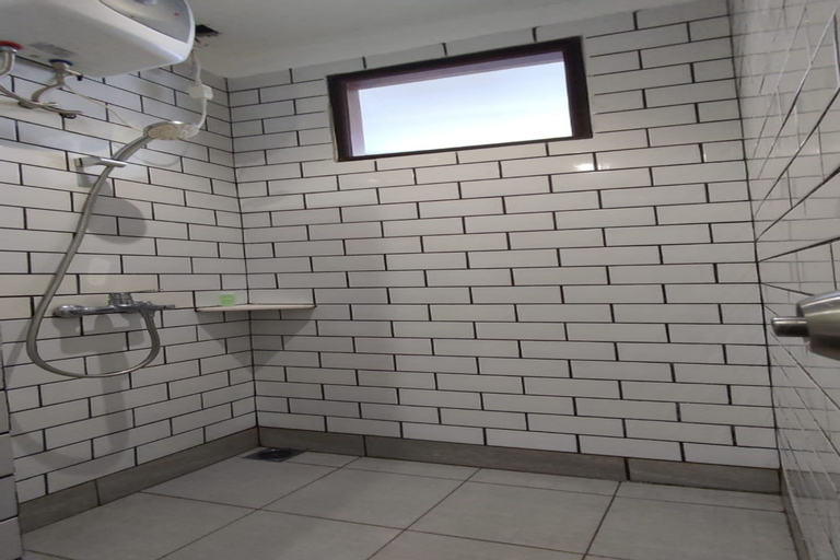 Bathroom 7