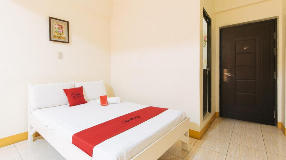 Bedroom 3, RedDoorz @ Golden Skye Hotel Guagua, Guagua