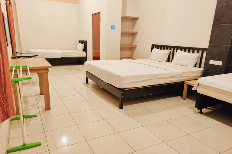 Bedroom 3, Hotel Syariah Tremigo Guesthouse 2, Cirebon