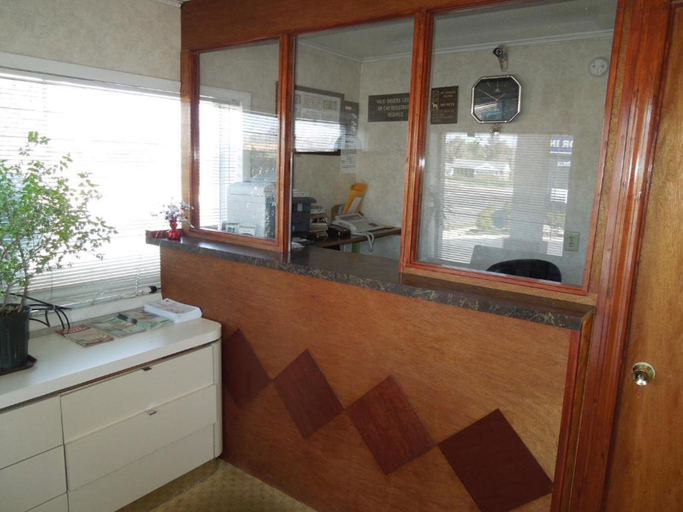 Bathroom 3, Starlite Motor Inn, Atlantic