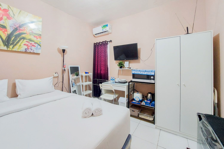 Comfortable and Cozy Studio at Aeropolis 3 Apartment By Travelio, Tangerang