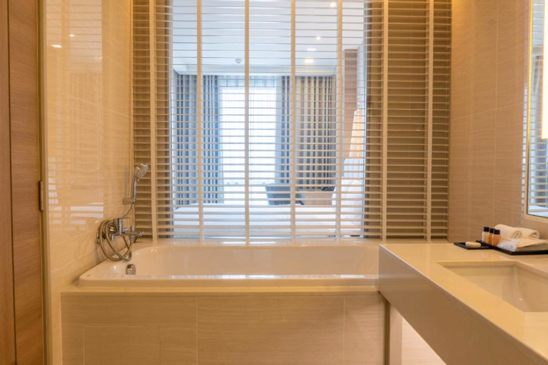 Bathroom 13