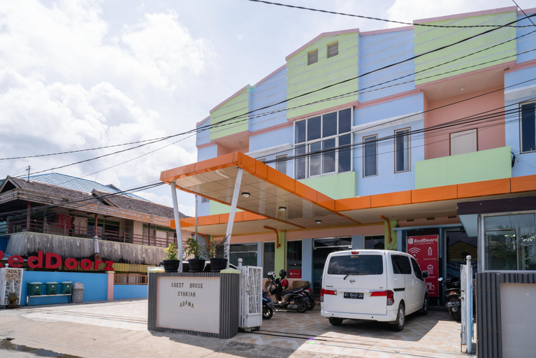 Exterior & Views 2, RedDoorz Syariah near Taman Siring 2, Banjarmasin