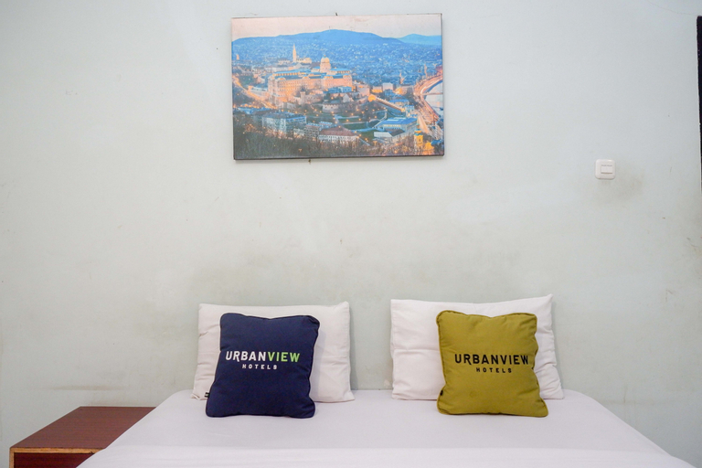 Bedroom 3, Urbanview Hotel Sayang Makassar, Makassar