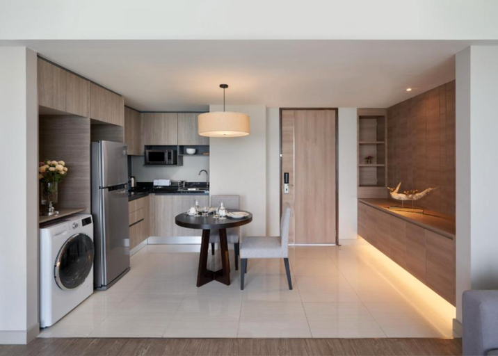 Dining Room 9
