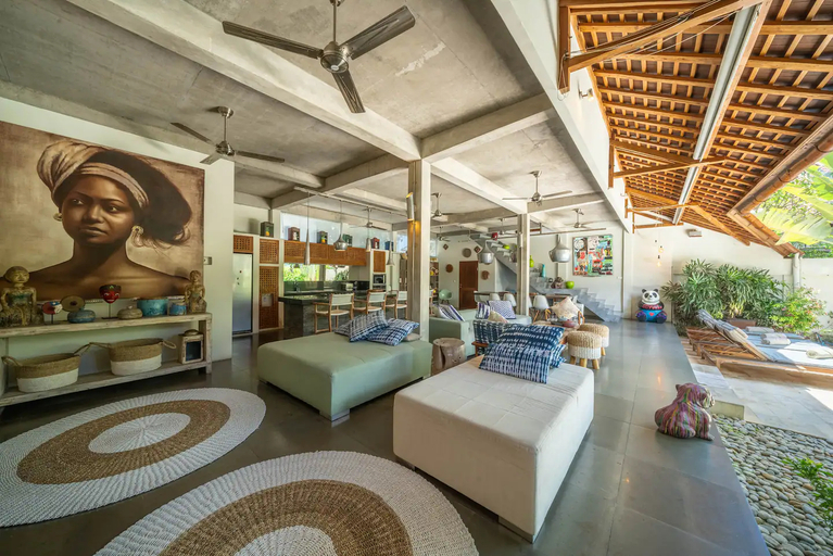 Public Area 3, Villa Teman: Luxury 4BR Villa in Central Seminyak, Badung