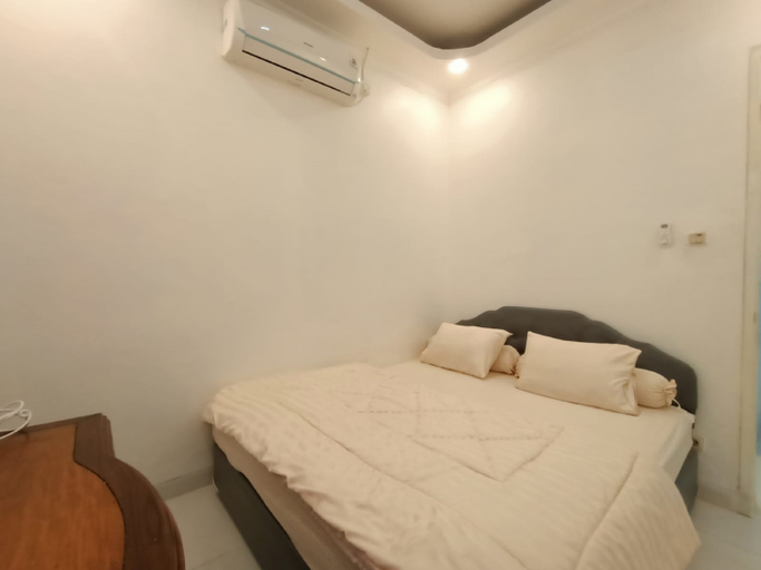 Bedroom 2, Villa Kota Bunga E1-12B with Private Pool and Billiard Puncak, Cianjur