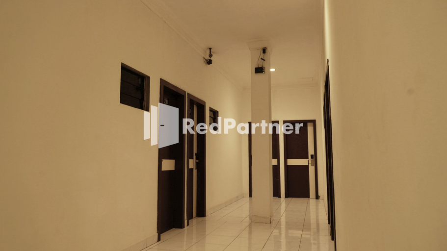 Exterior & Views 2, Wisma Sederhana RedPartner, Medan