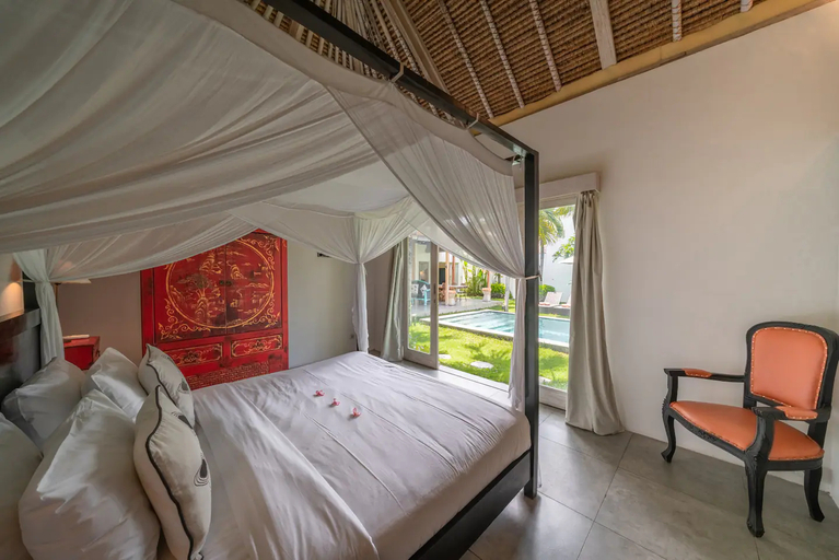 Bedroom 2, Villa Palm Tree: Huge 4BR Villa Center Seminyak, Badung
