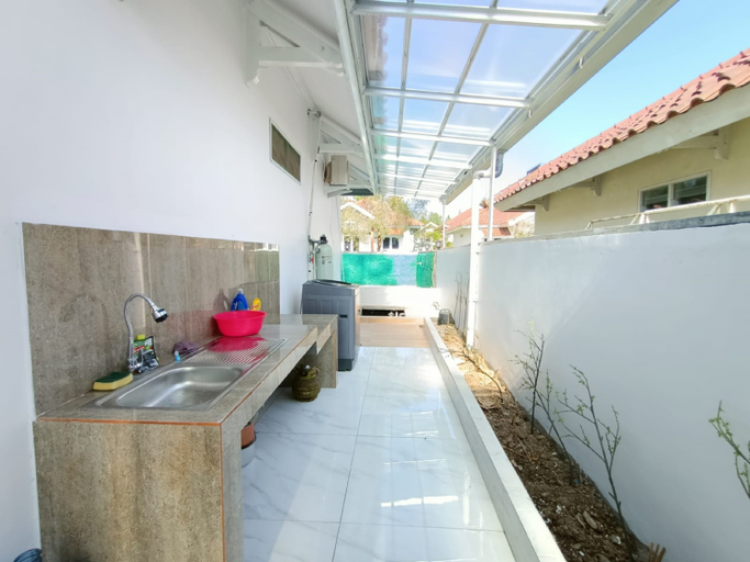 Others 5, Villa Kota Bunga E1-12B with Private Pool and Billiard Puncak, Cianjur
