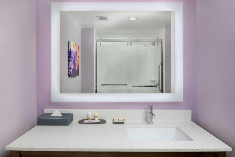 Bathroom 5, La Quinta Inn Suites By Wyndham Perry, Houston