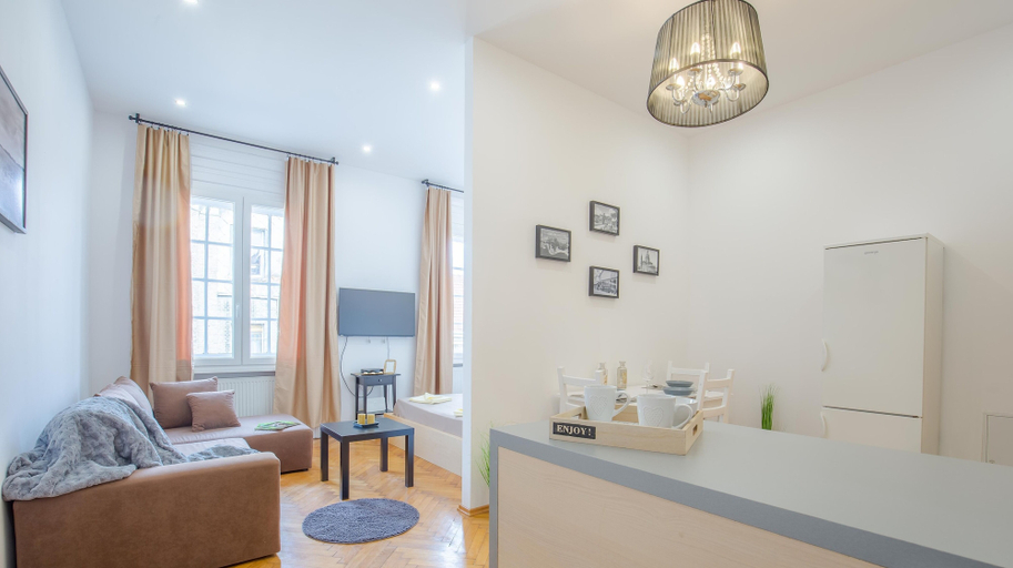 Others 5, Real Apartments Zoltan II, Budapesti