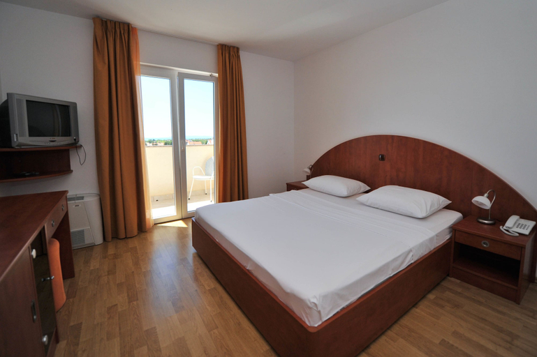Bedroom 3, Bed & Breakfast Jugo, Novalja
