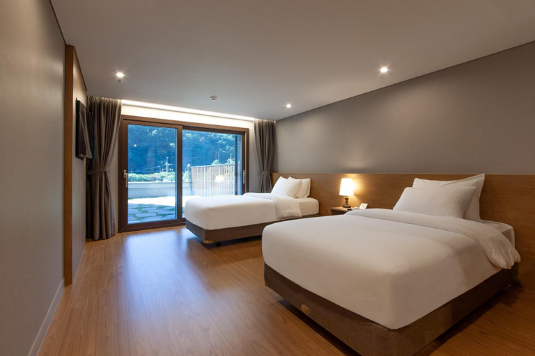 Bedroom 2, Ramada Resort MungyeongSaejae, Mungyeong