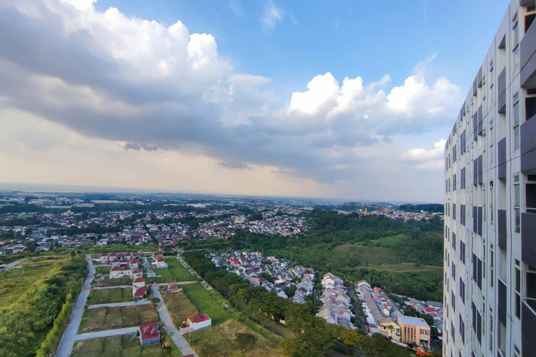 Exterior & Views 5, Comfort 1BR at Amartha View Apartment By Travelio, Semarang