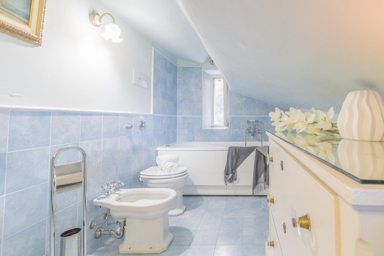 Bathroom 3, Villa Varenna, Lecco