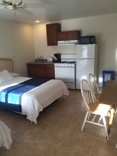 Bedroom 3, Blue Diamond Motel, Cape May