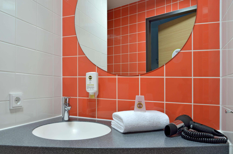 Bathroom 5, B&B Hotel Trier, Trier