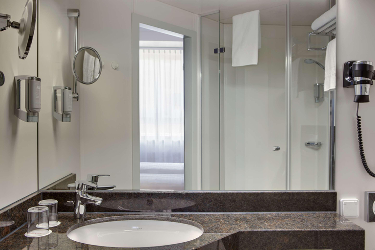 Bathroom 4, IntercityHotel Kassel, Kassel