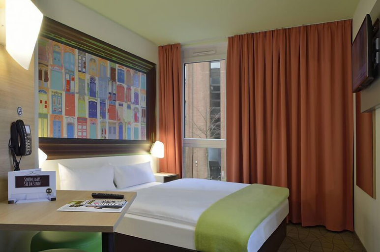 Bedroom 4, B&B HOTEL Lübeck-Hbf, Lübeck